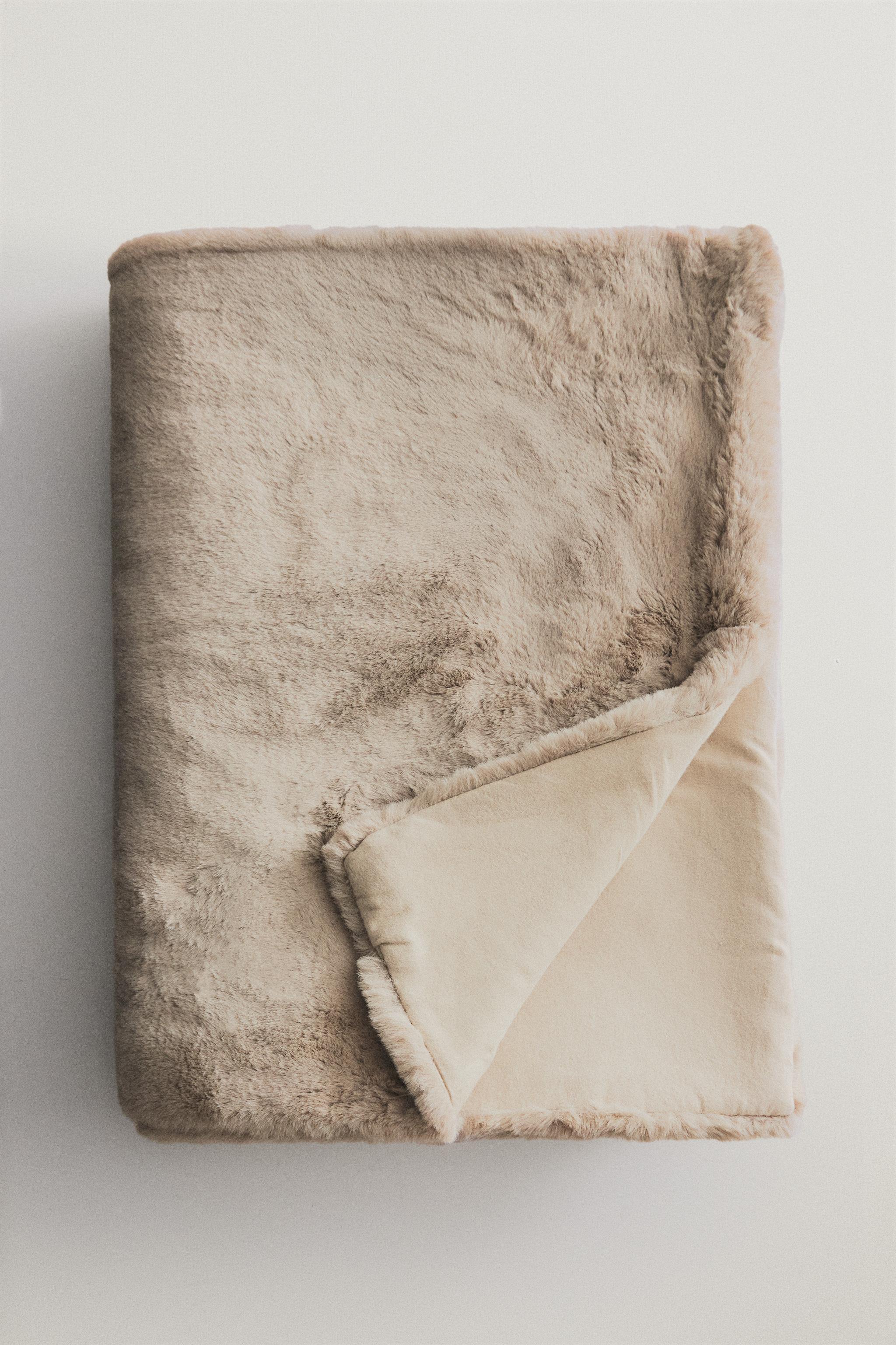 COUVERTURE FOURRURE